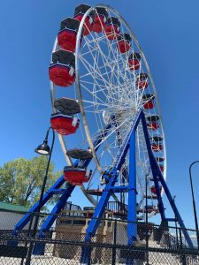 Park Preview - Bay Beach Amusement Park ferris wheel