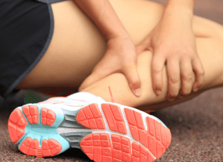 summer injuries in children 2022; child holding leg